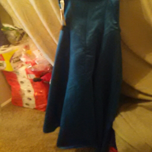 David's Bridal Child's Bridesmaid Dress - Picture 2 of 4