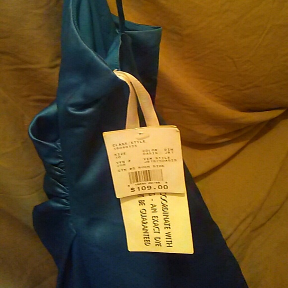 David's Bridal Child's Bridesmaid Dress - Picture 4 of 4