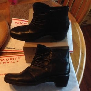 Earths Origins Blavk Bootie Boot