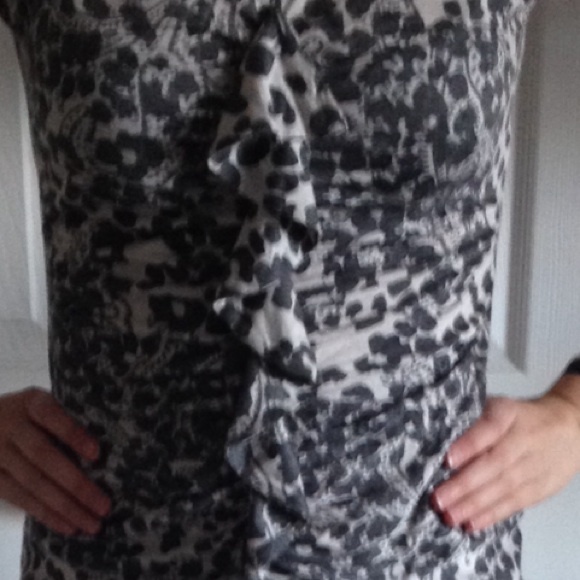 Banana Republic Ruffle Tank - Picture 3 of 3