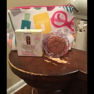 Clinique blush with beautiful pouch