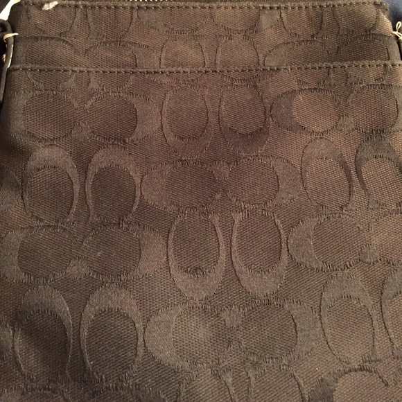 Authentic Coach shoulder strap purse - Picture 3 of 4