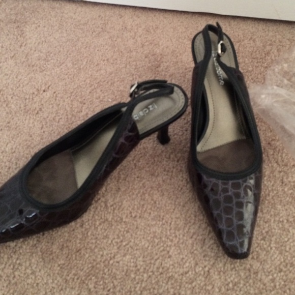 Liz Claiborne black patent with pattern