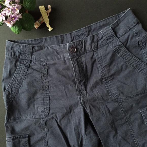 kendall and kylie ripped jeans