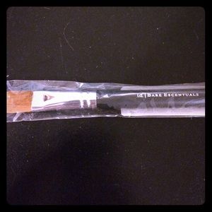 Bare Escentuals maximum coverage concealer brush