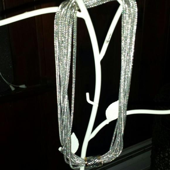 Magnetic clasp necklace