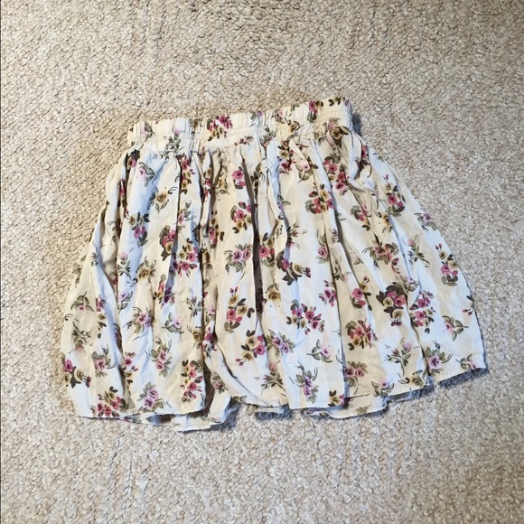 Brandy Melville Dresses & Skirts - ❌traded❌BM floral skirt