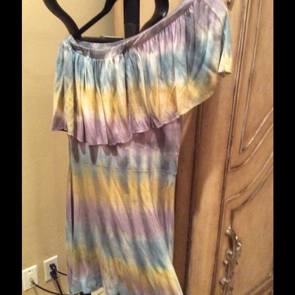 One shoulder dress