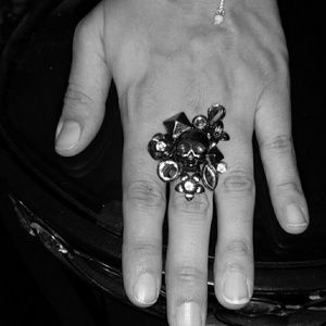 Skull ring