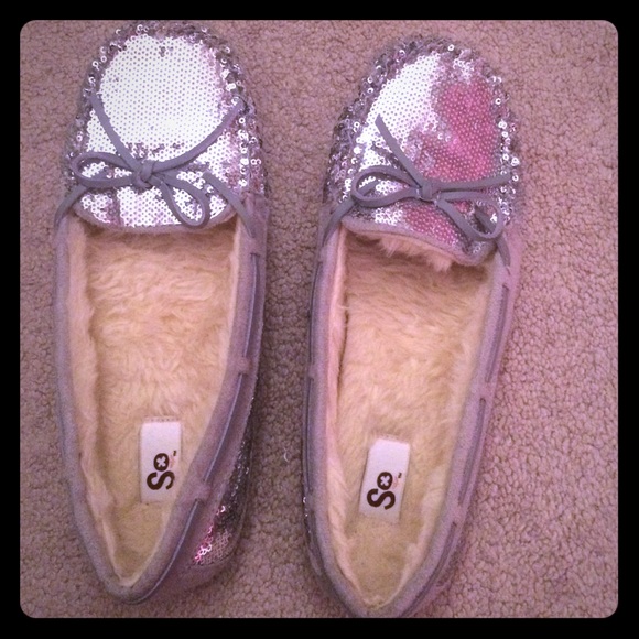 Gray sparkle moccasins