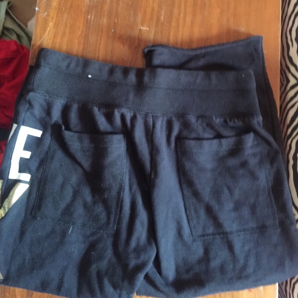 Pink crop sweatpants - Picture 2 of 3