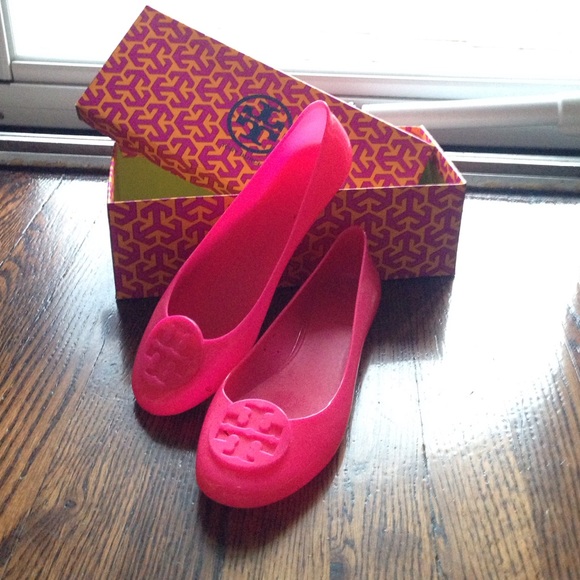Tory Burch parrot pink jelly shoes size 7