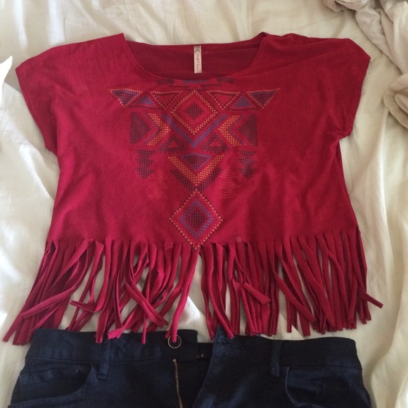 ✨sold✨ Native Design crop top with fringe - Picture 1 of 2
