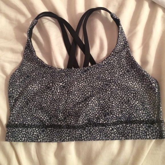 Lululemon sports bra