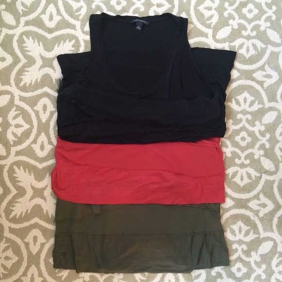 Set of 3 Banana Republic Tank Tops - Picture 3 of 3
