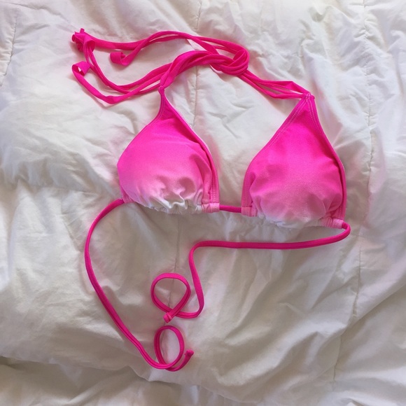 XHILIRATION Ombré Bikini Top