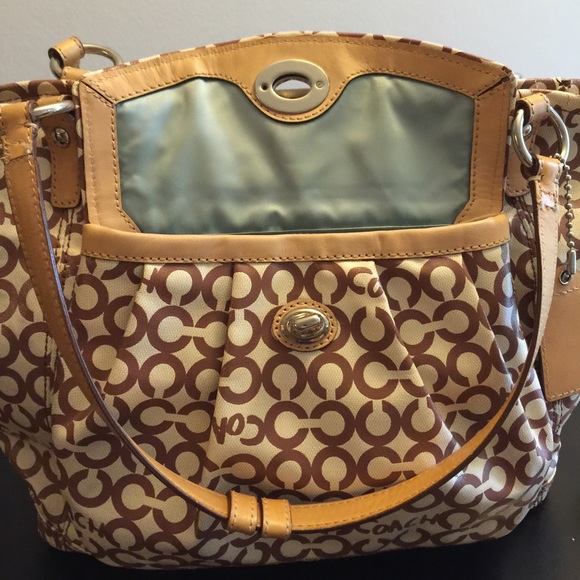 AUTHENTIC Pre-owned condition Coach Leah Bag - Picture 3 of 4