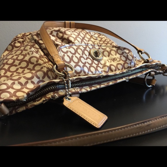 AUTHENTIC Pre-owned condition Coach Leah Bag - Picture 4 of 4