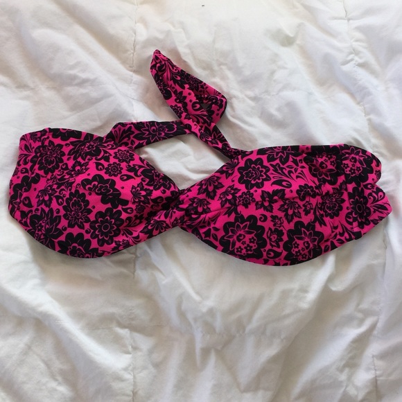 XHILIRATION Bandeau Bikini Top