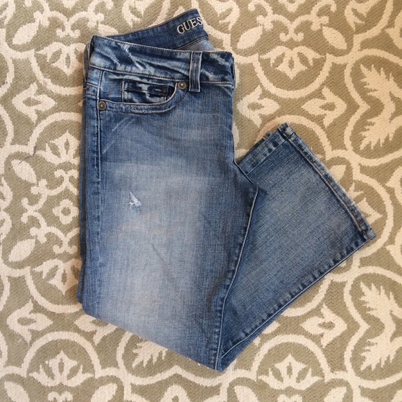 Guess Light distressed Wash Cropped Jeans