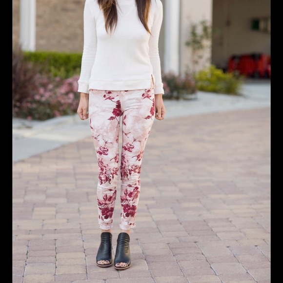 J brand 835 mid rise Capri: twisted seashell