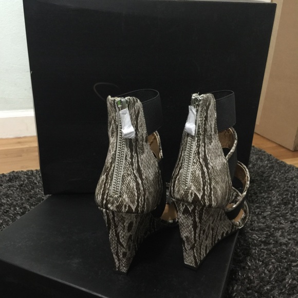 NIB Report Signature wedge sandals - Picture 3 of 4