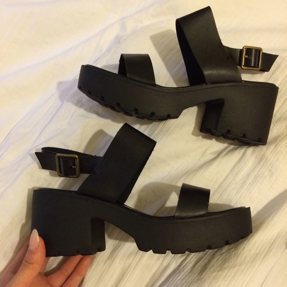 Amazing Black Chunky Platform Sandal Heels