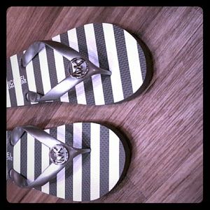Michael Michael Kors flip flop
