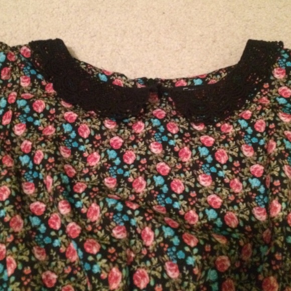 Forever21 floral dress - Picture 2 of 2