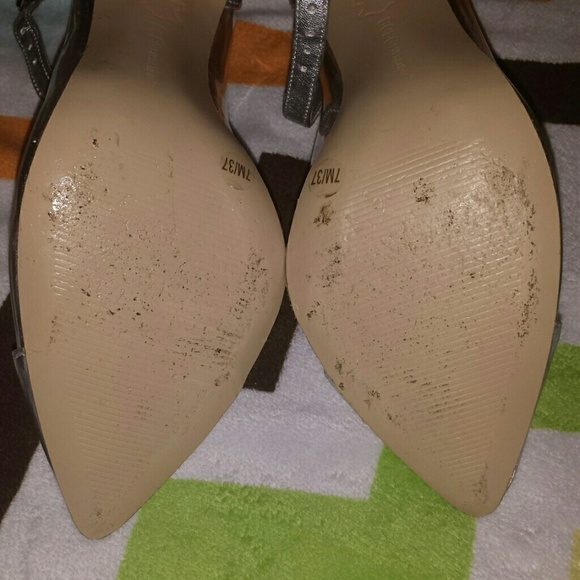 SOLD@ YARDASALE***BCBGeneration High Heels - Picture 2 of 4