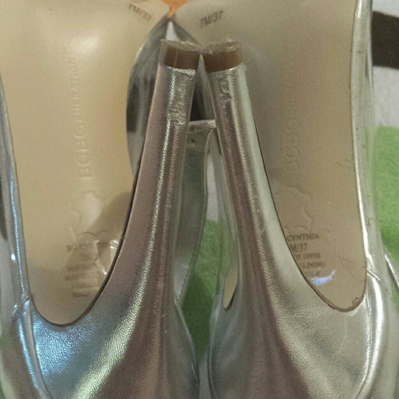 SOLD@ YARDASALE***BCBGeneration High Heels - Picture 3 of 4