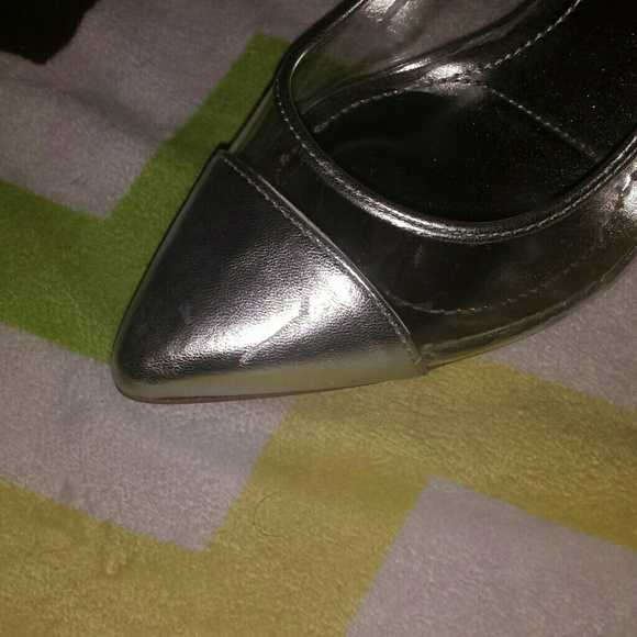 SOLD@ YARDASALE***BCBGeneration High Heels - Picture 4 of 4