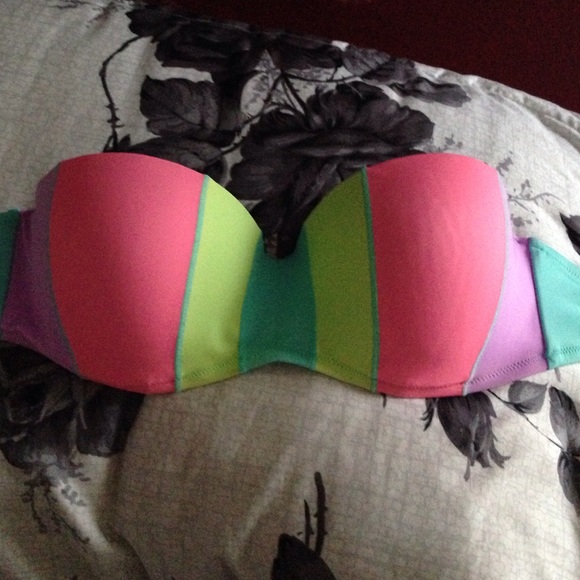 VS push-up strapless swimsuit top