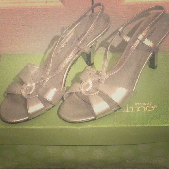 Silver heels - Picture 1 of 3