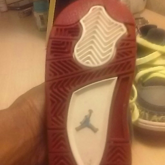 Children Jordan's - Picture 2 of 3