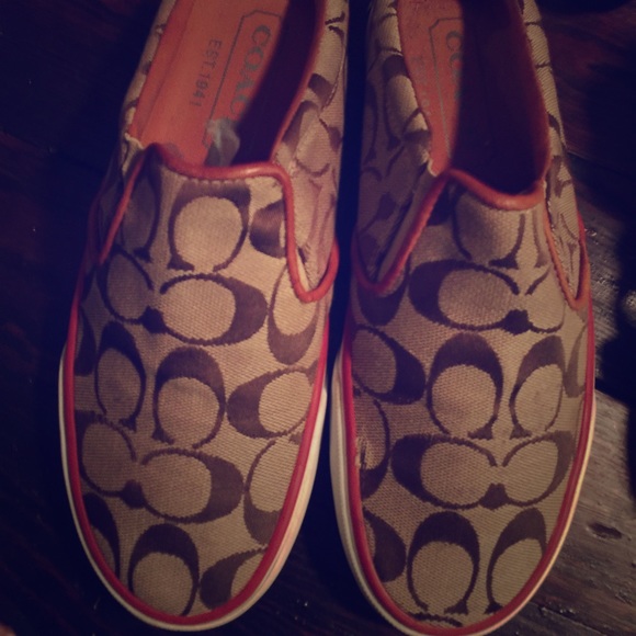 Genuine Coach Slide Size 7