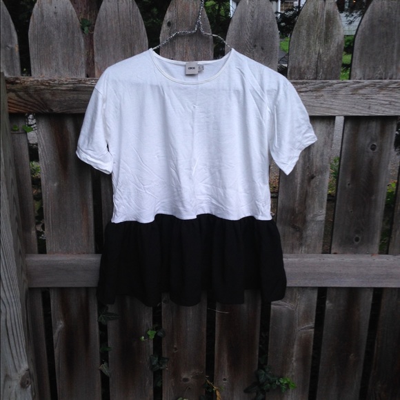 MINT condition color blocked oversized top