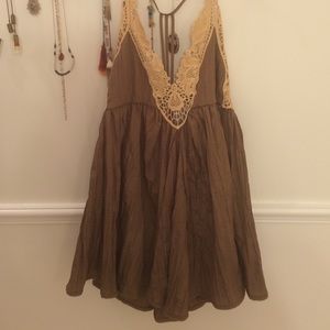 ONE HOUR SALE Cute ruffle golden free people dress