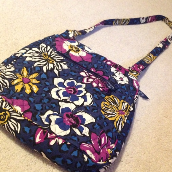 Vera Bradley "Mailbag Crossbody" in African Violet - Picture 3 of 3