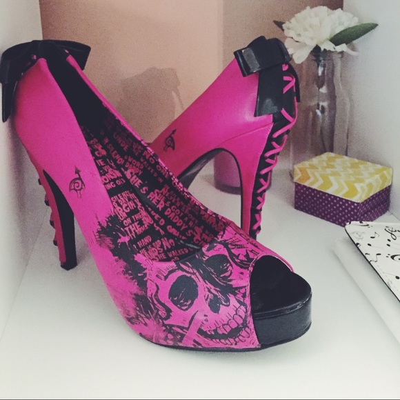 Iron fist American horror story