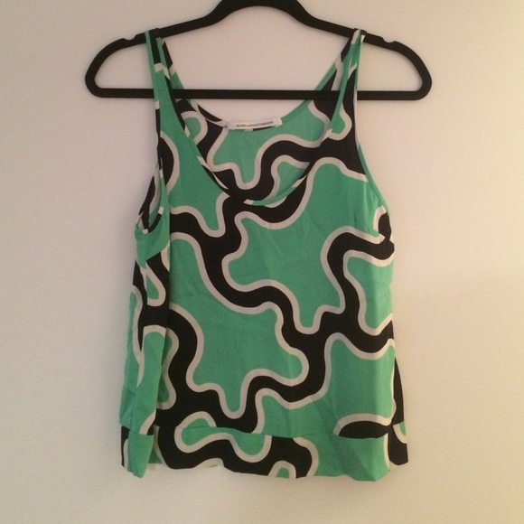 🆕 DVF PATTERNED TANK