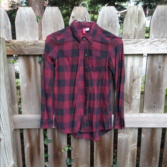 MINT condition grunge red and black plaid flannel