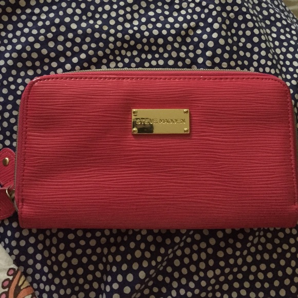 Steve Madden wallet