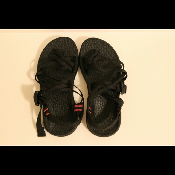 Black Toe-strap Chaco Sandals