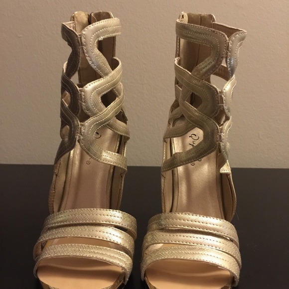 Qupid Gold Metallic Heels - Picture 3 of 4