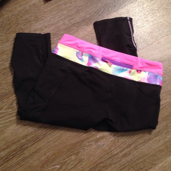 IVIVVA GIRLS RUNNING CROPS SIZE 14