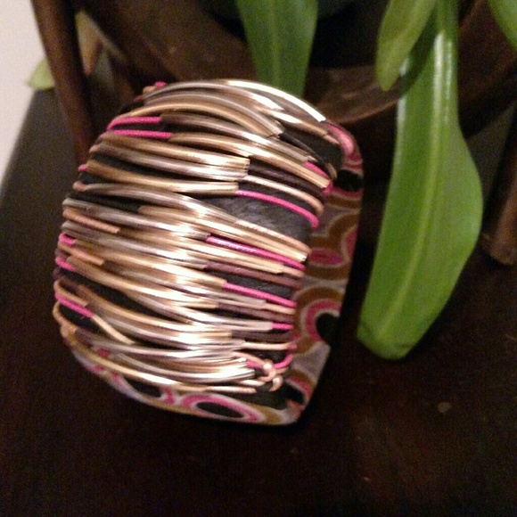 Statement Piece - Picture 2 of 3