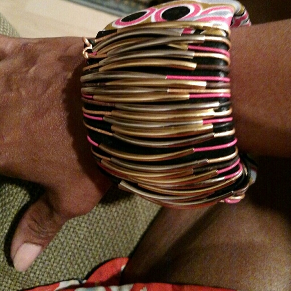 Statement Piece - Picture 3 of 3