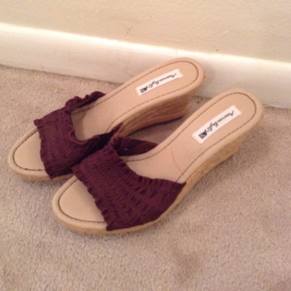 Brown Ruffled AE Rope Wedges - Picture 2 of 4