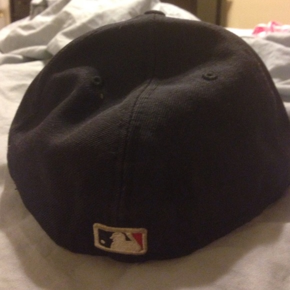 Boston red sox fitted hat - Picture 3 of 4